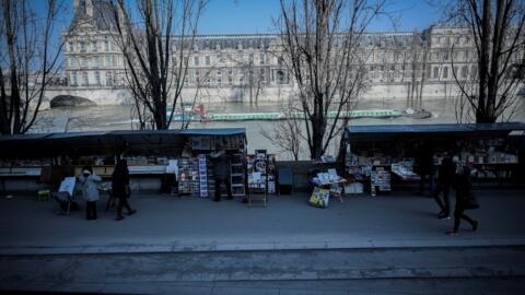 Paris riverside booksellers refuse to move for 2024 Olympics